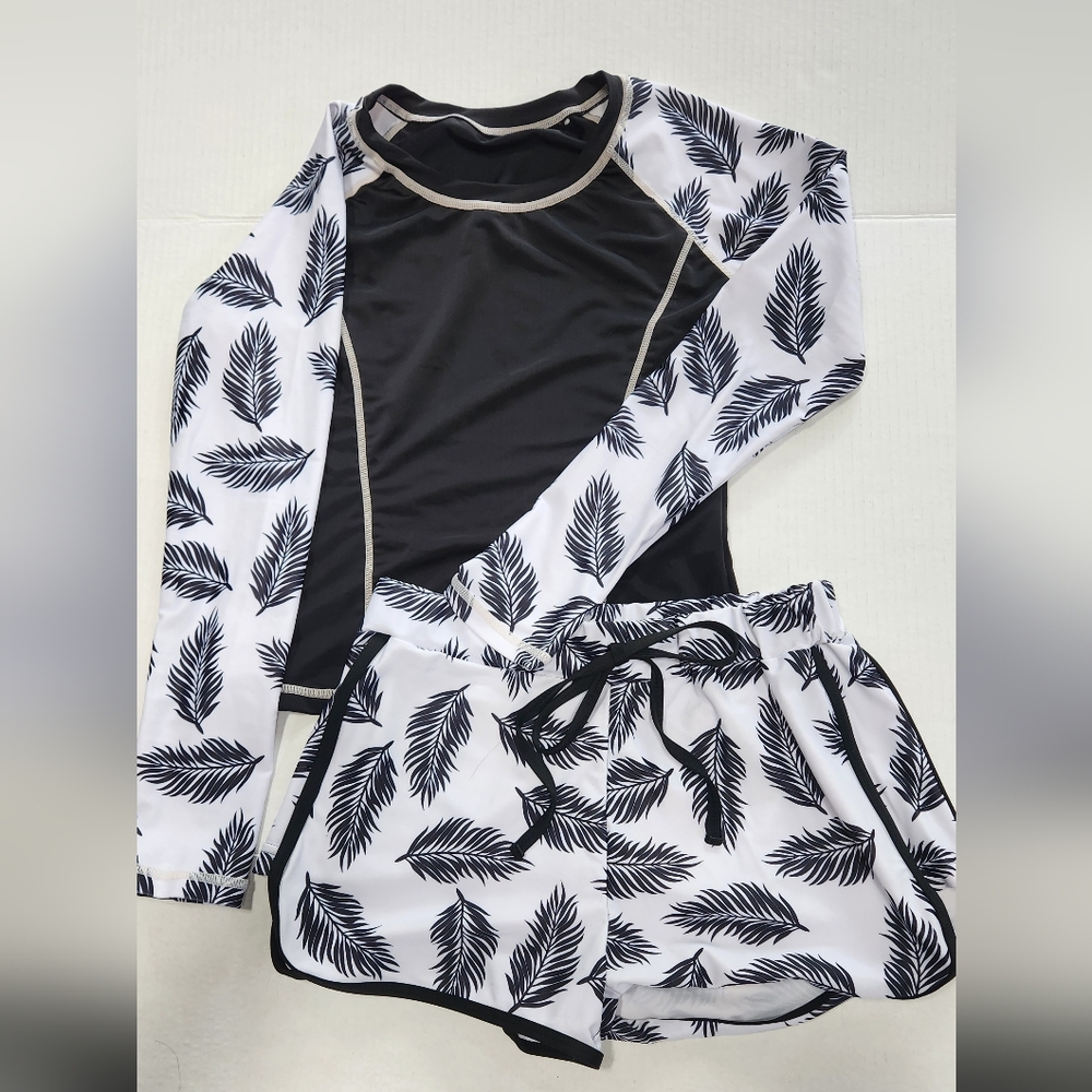 Black and White Leaf Print Swim 2pc Set Size S